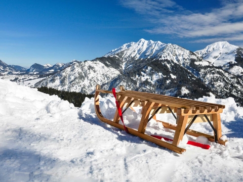 schlitten-bad-hofgastein Schlitten vor Gasteiner Bergpanorama